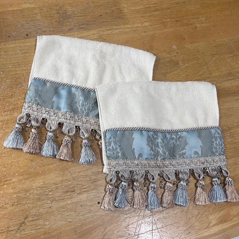 Croscill Home Vtg Regency Blue Damask Tassel Trim Hand Towels Set of 2 Ivory